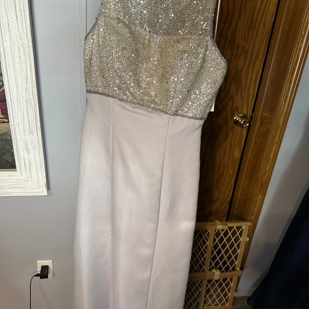 Sherri Hill Silver Sequin Dress - Picture 1 of 4